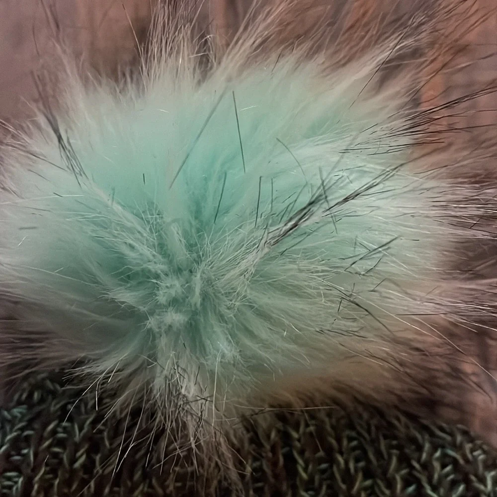 Love‎ your melon green speckled with Pom